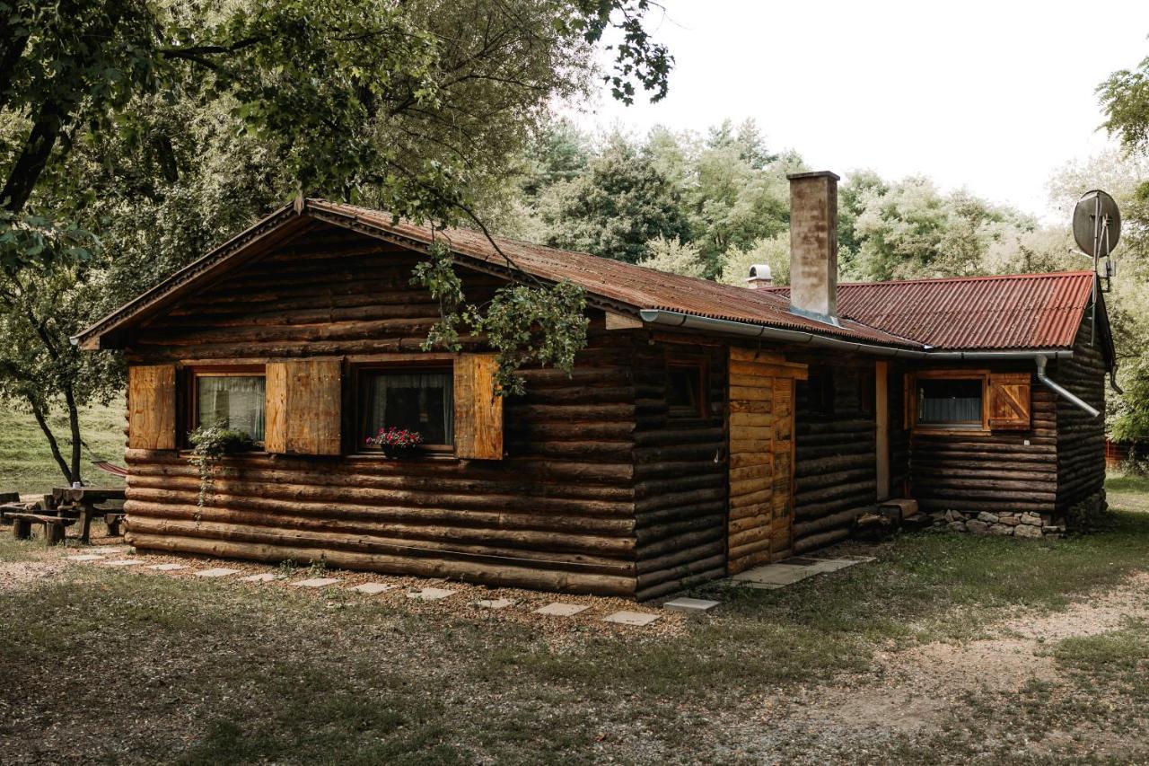 Vackorkert Apartman Sirok Kültér fotó